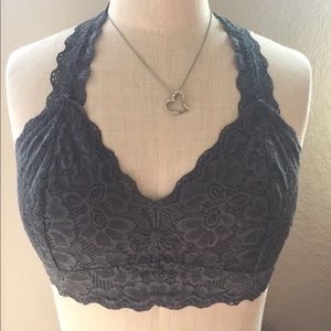 🎊 SUPER CUTE LACE BRALETTE 🎊